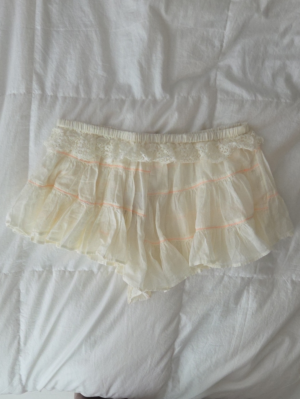 NWT Free People Intimately Women's Ivory Tiered Ruffle Shorts w/ Lace Trim - XS - Picture 2 of 4